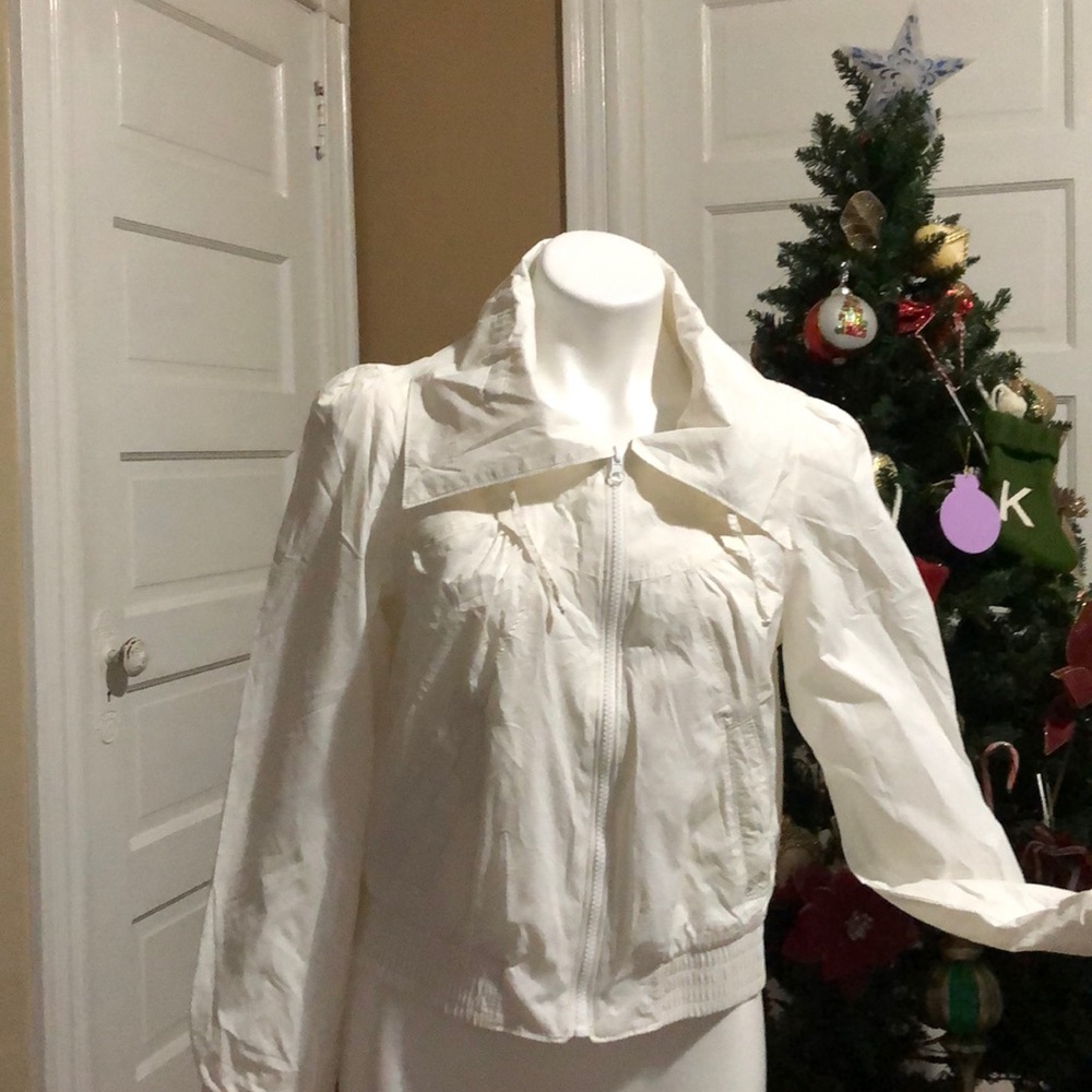 New Jacket - Picture 2 of 6